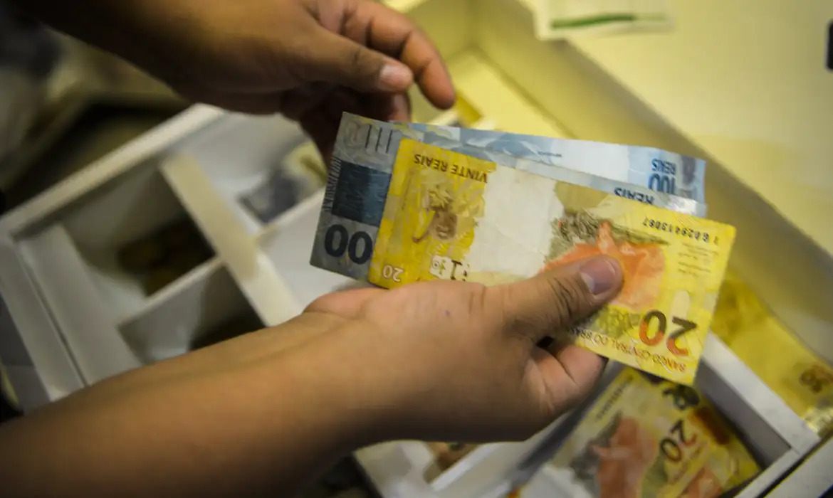 Inflação usada para corrigir salários fecha março em 0,51%