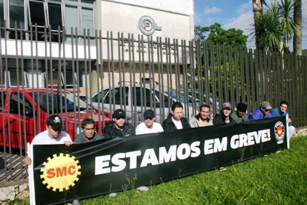 Piergo: Atraso no pagamento faz trabalhadores cruzarem os braços por 4h