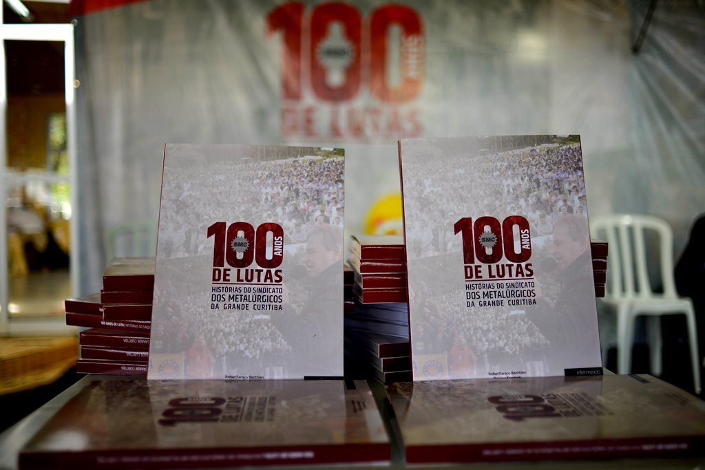Veja o vídeo de lançamento do livro “100 anos de Lutas – Histórias do Sindicato dos Metalúrgicos da Grande Curitiba”