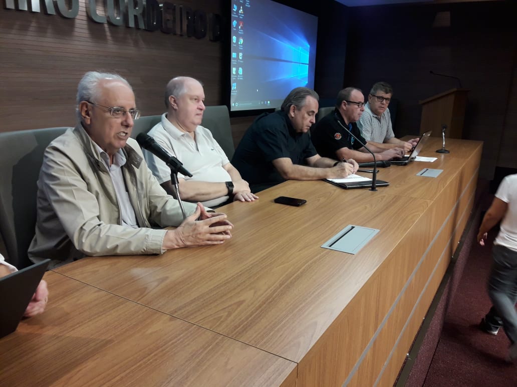 Em reunião da diretoria plena, Sociólogo explana a reorganização do movimento sindical