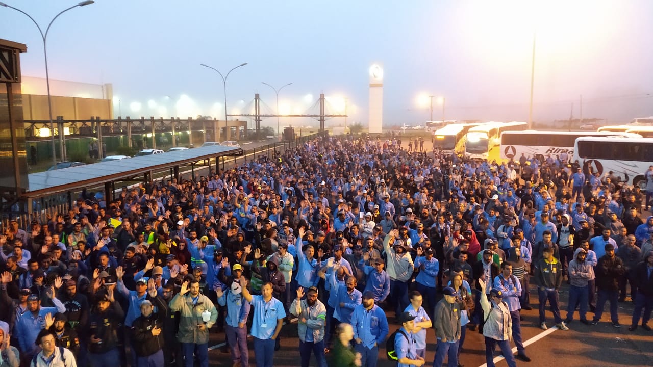 Renault: Metalúrgicos do 1º e 2º turnos aprovam proposta de compensação do feriado de Carnaval