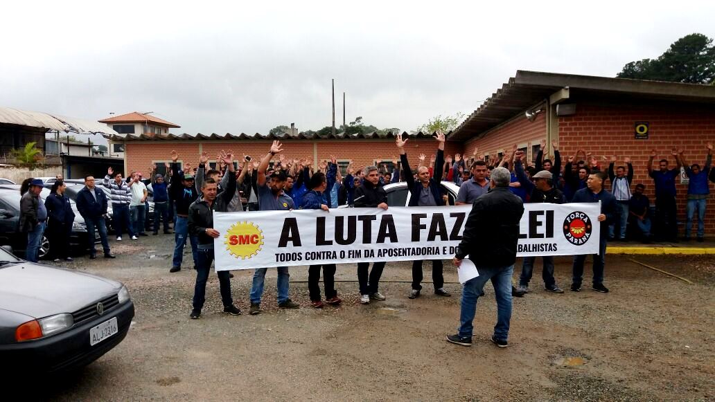 Campanha Salarial: Trabalhadores protestam e Maringá Soldas inicia negociação com Sindicato