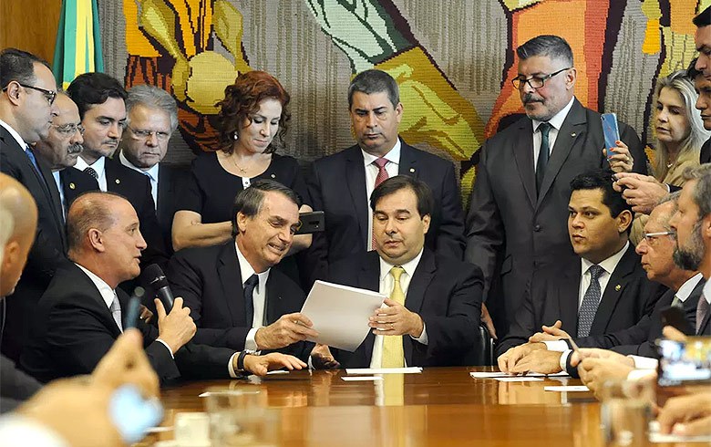 Maldades da reforma de Bolsonaro são parte da destruição do bem-estar social