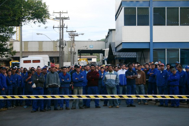 Metalúrgicos se mobilizam e Brafer inicia negociações de PLR com o Sindicato