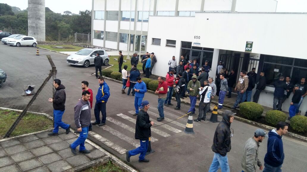 Methal Company/Methal C e HCC: Metalúrgicos aprovam acordo salarial com PLR de R$ 4 mil