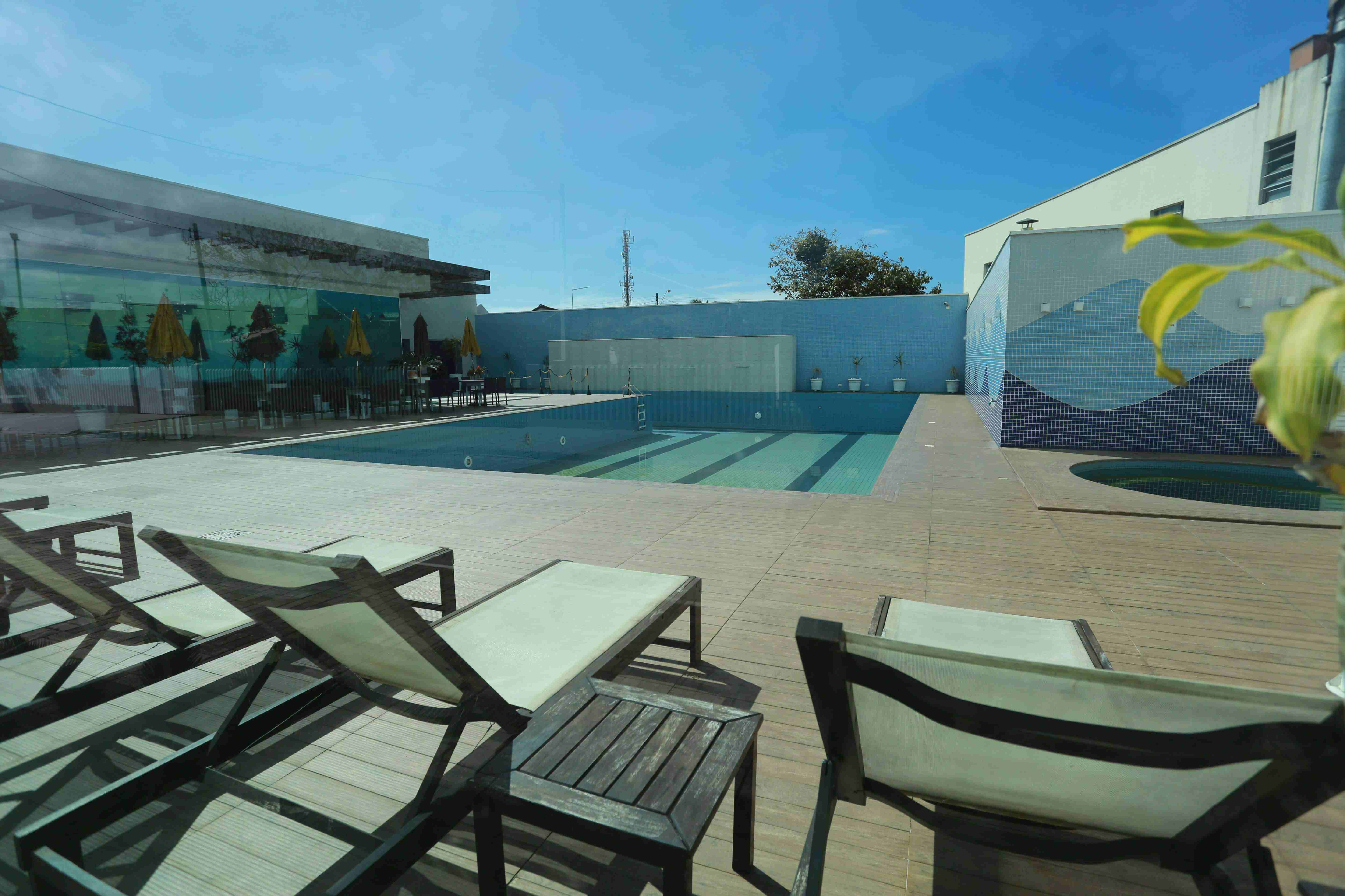 Atenção associado(a)! Piscinas do Centro de Lazer ficam abertas até 2 de junho