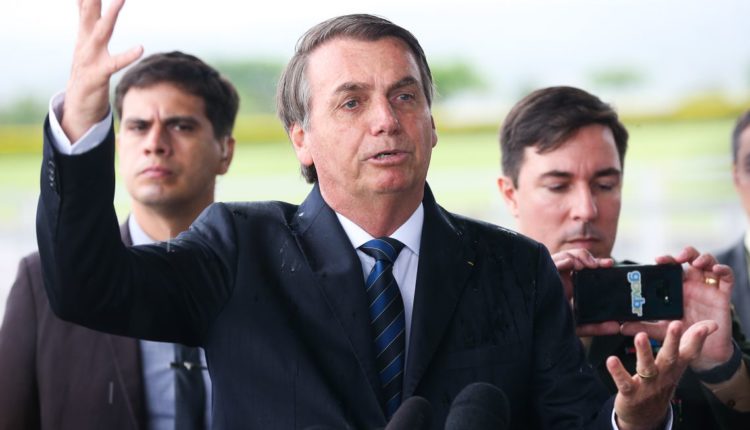 “A fita era pra ser destruída”, diz Bolsonaro sobre vídeo de reunião ministerial