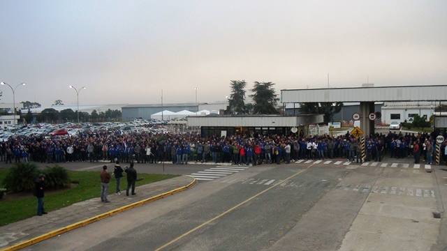 CNH: Metalúrgicos reprovam proposta de PLR apresentada pela empresa
