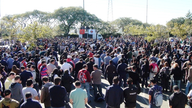 Metalúrgicos da Volvo rejeitam pacote de R$ 30 mil e fazem dia de protesto
