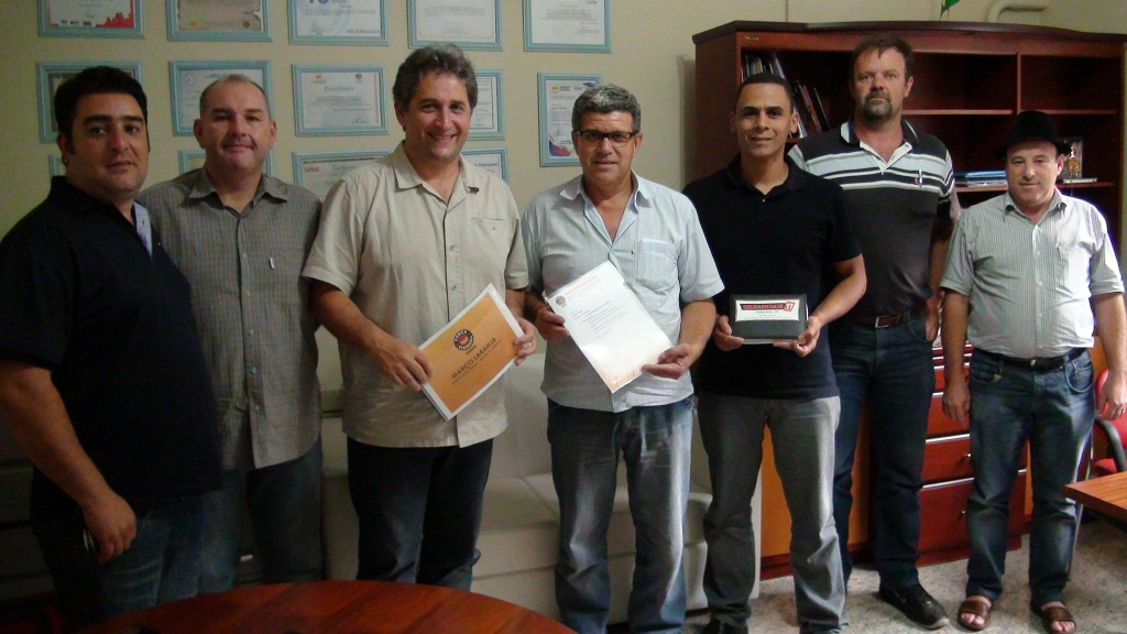 Projeto “Março Laranja” é entregue a lideranças políticas de Araucária