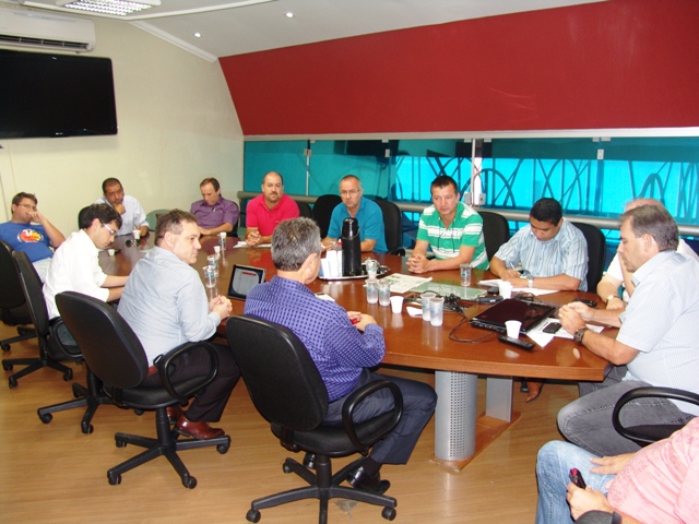 Em reunião com Sindicato, AAM do Brasil se compromete a apresentar números da PLR 2012