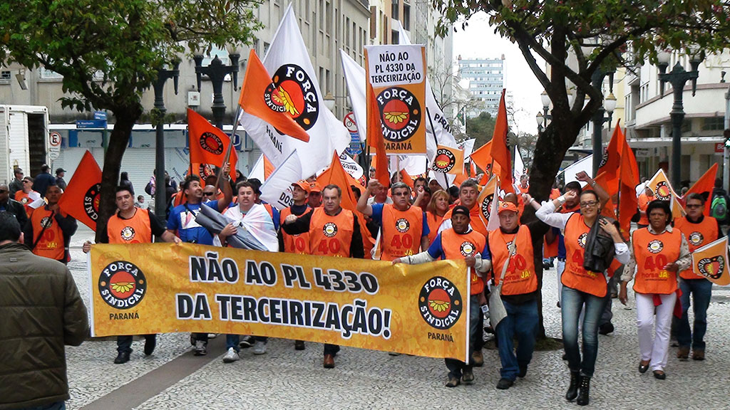 Projeto que  libera terceirização para todas as atividades pode ser votado nesta quarta (14)