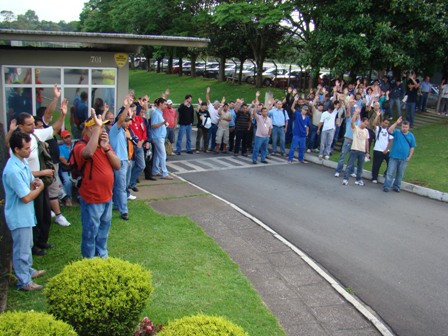 Trabalhadores da ABS Bombas aprovam acordo de data-base