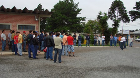 Metalúrgicos da Maringá Soldas mantém mobilização e entram no 4º dia de greve