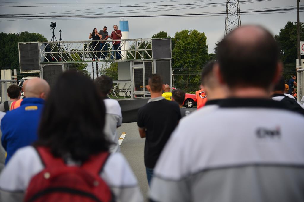 Sindicato debate assuntos cruciais para 2024 com trabalhadores da CNH