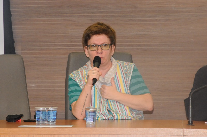 Diretora do Procon-PR, Claudia Silvano, fala aos metalúrgicos sobre o direito do consumidor em tempos de pandemia do Covid-19.