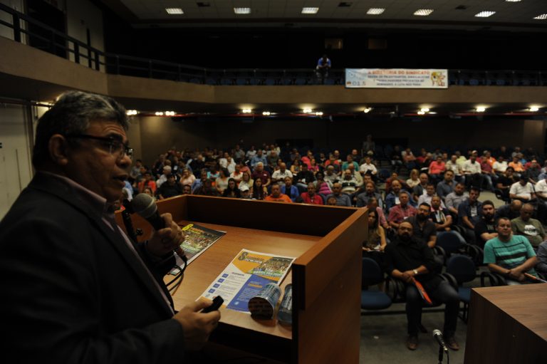 Seminário debate negociação coletiva, custeio e lutas sindicais