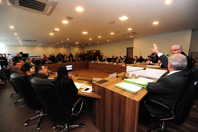 Vergonha! Deputados engavetam projeto que proíbe amianto no Paraná