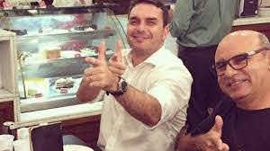 Reinaldo Azevedo: Xiii... Caso Queiroz-Flávio é gato escondido com o rabo de fora
