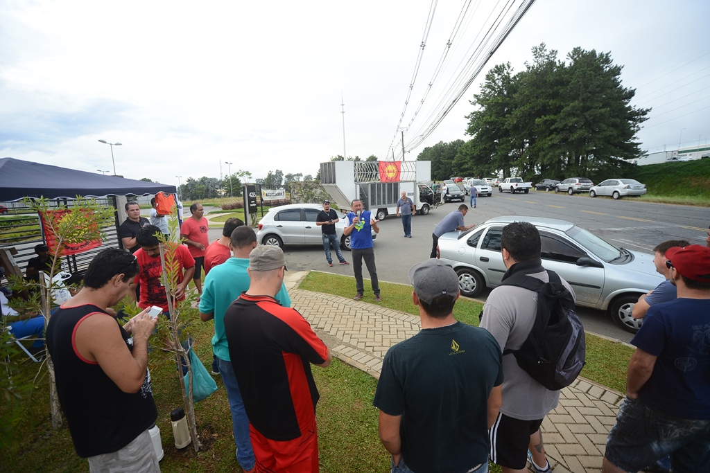Seccional: Metalúrgicos entram no 5º dia de protesto