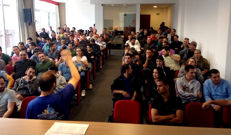 SMC debate bandeiras de luta com metalúrgicos em Layoff da Volkswagen