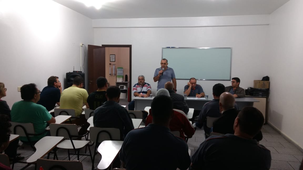 Data-base: Metalúrgicos de Pinhais debatem bandeiras de luta para a Assembleia Geral