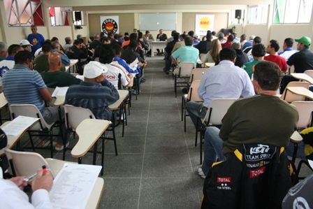 Diretoria plena do SMC faz curso de matemática sindical