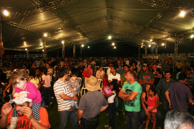 Mais de cinco mil pessoas participam da 19º Metalfest
