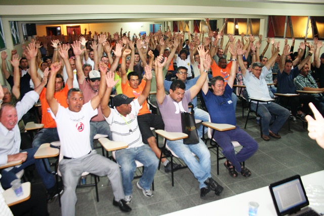 Assembleia geral rejeita proposta e dá 48 horas para o patronal do Sindimaq e Sindimetal