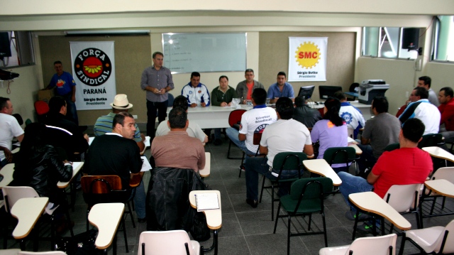 Diretores sindicais da Volvo e Bosch iniciam debate sobre a PLR 2013