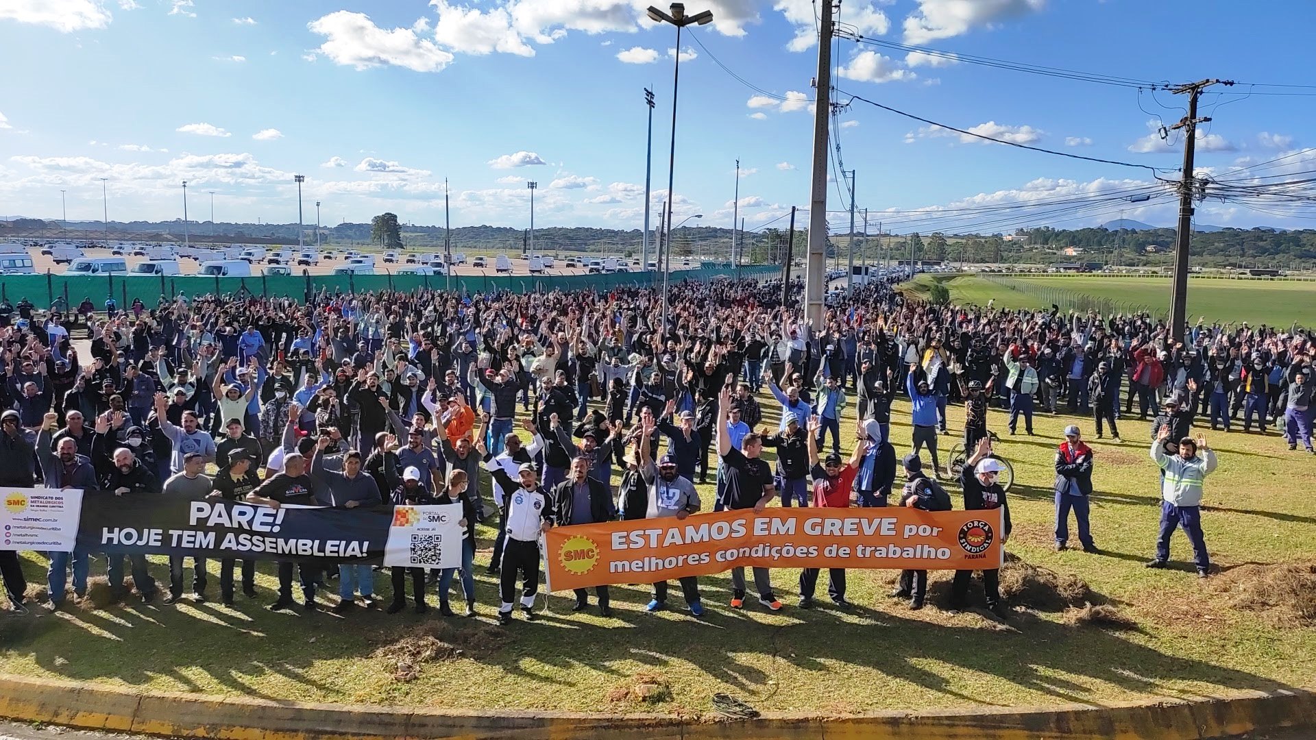 Trabalhadores da Renault decidem em assembleia continuar com a paralisação e greve entra no 13º dia