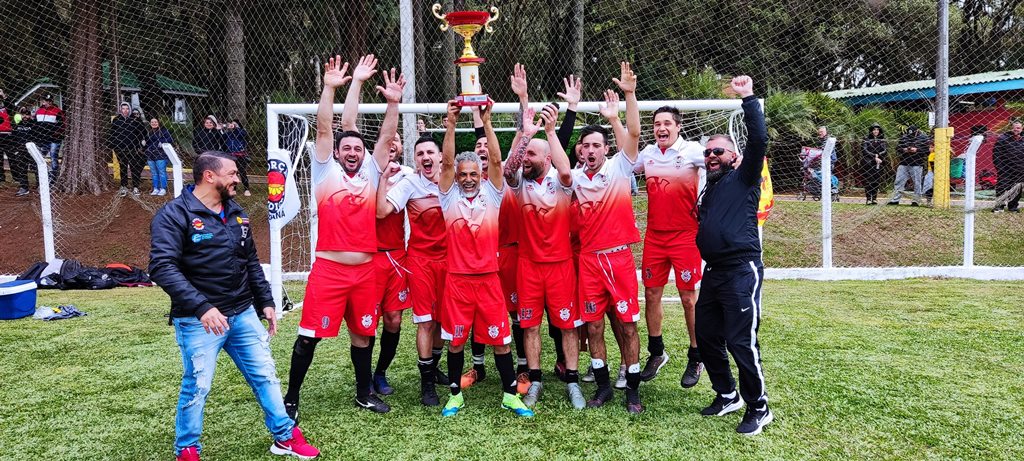 Campeonato Metalúrgico de Futebol 7: Goitacaz F.C(Renault) levanta a taça da Série Prata