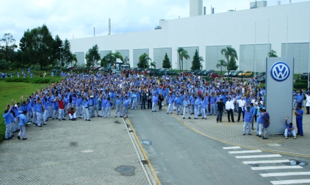 Metalúrgicos da Volks-Audi votam pauta de reivindicações
