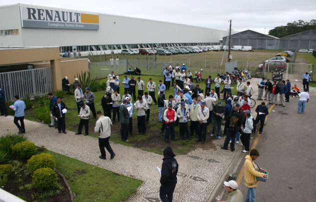 Metalúrgicos dão 72h para Renault recuar na perseguição a sindicalistas