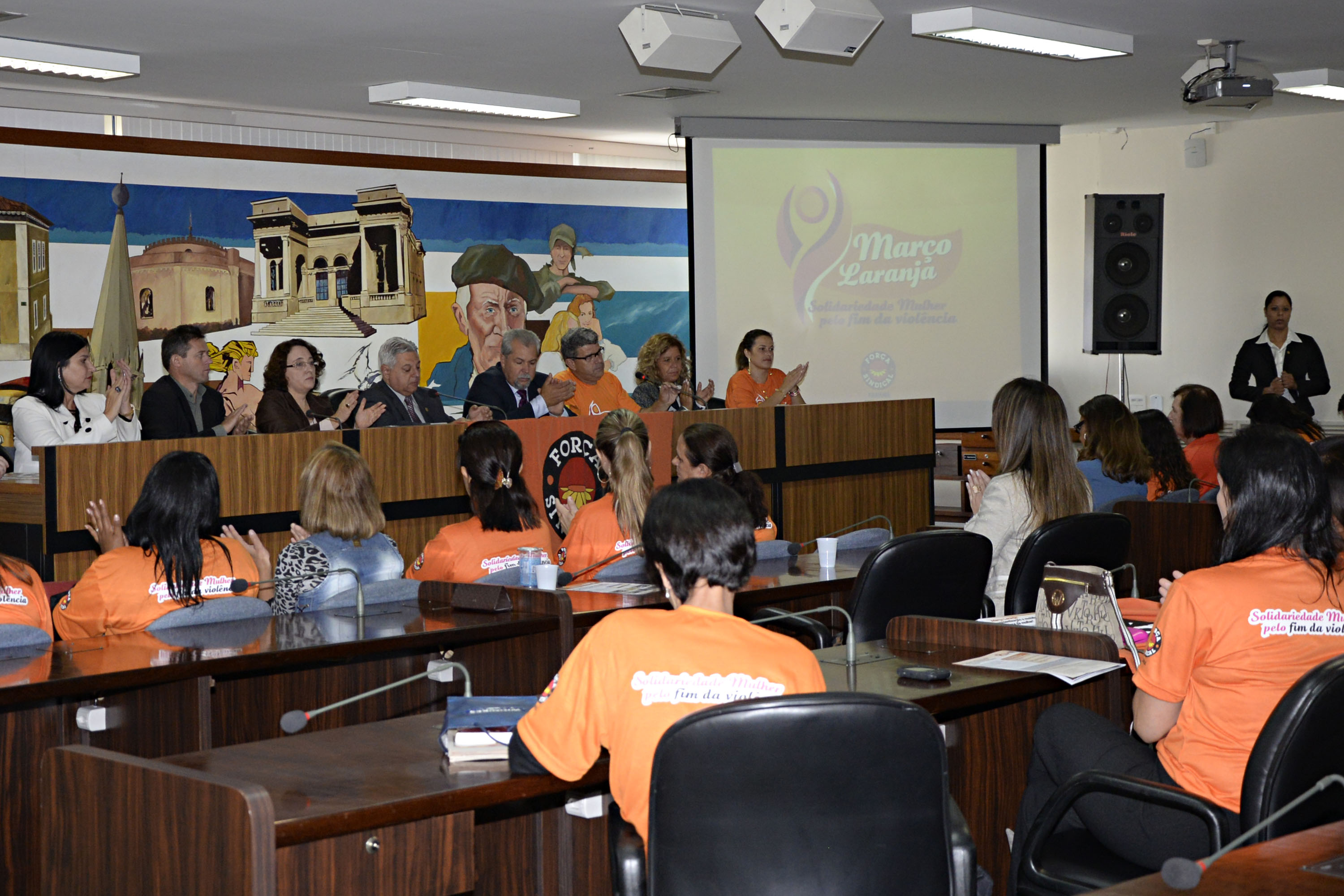 Em audiência pública, Força PR entrega projeto Março Laranja a autoridades políticas de Curitiba