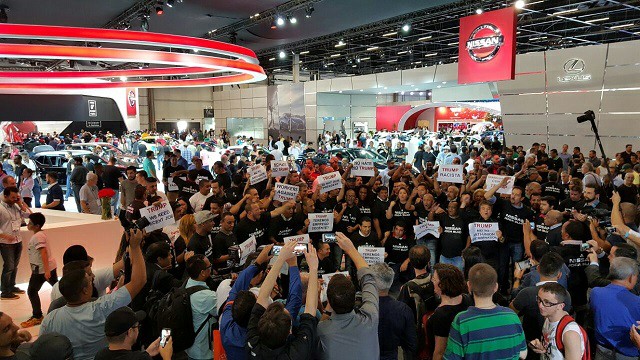 Protesto ´A Nissan joga sujo`reúne 150 sindicalistas e tumultua o Salão do Automóvel de São Paulo