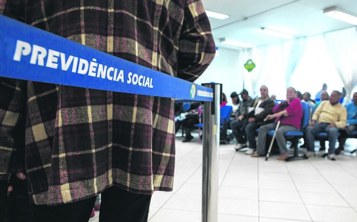 Nova Previdência: aposentadoria e perda do vínculo empregatício