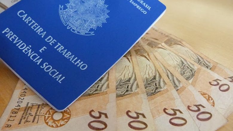 Senadores petistas querem retomar salário mínimo de R$ 1.006
