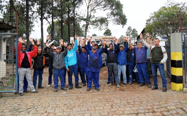 Tecmetal: Mobilizados, metalúrgicos cruzam os braços por 2h na luta pela PLR e aumento salarial