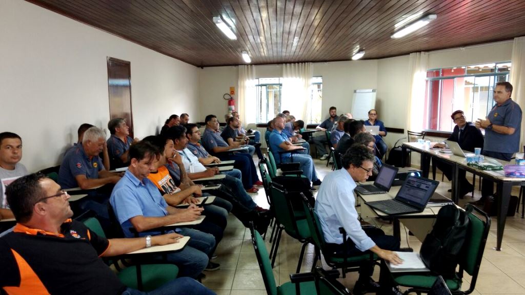 Delegação de executivos da Volks apresenta perspectivas 2017 para diretoria do SMC