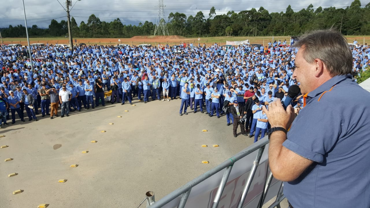 Nesta segunda-feira (7) às 15h00 tem nova assembleia na Renault para discutir a continuidade da greve