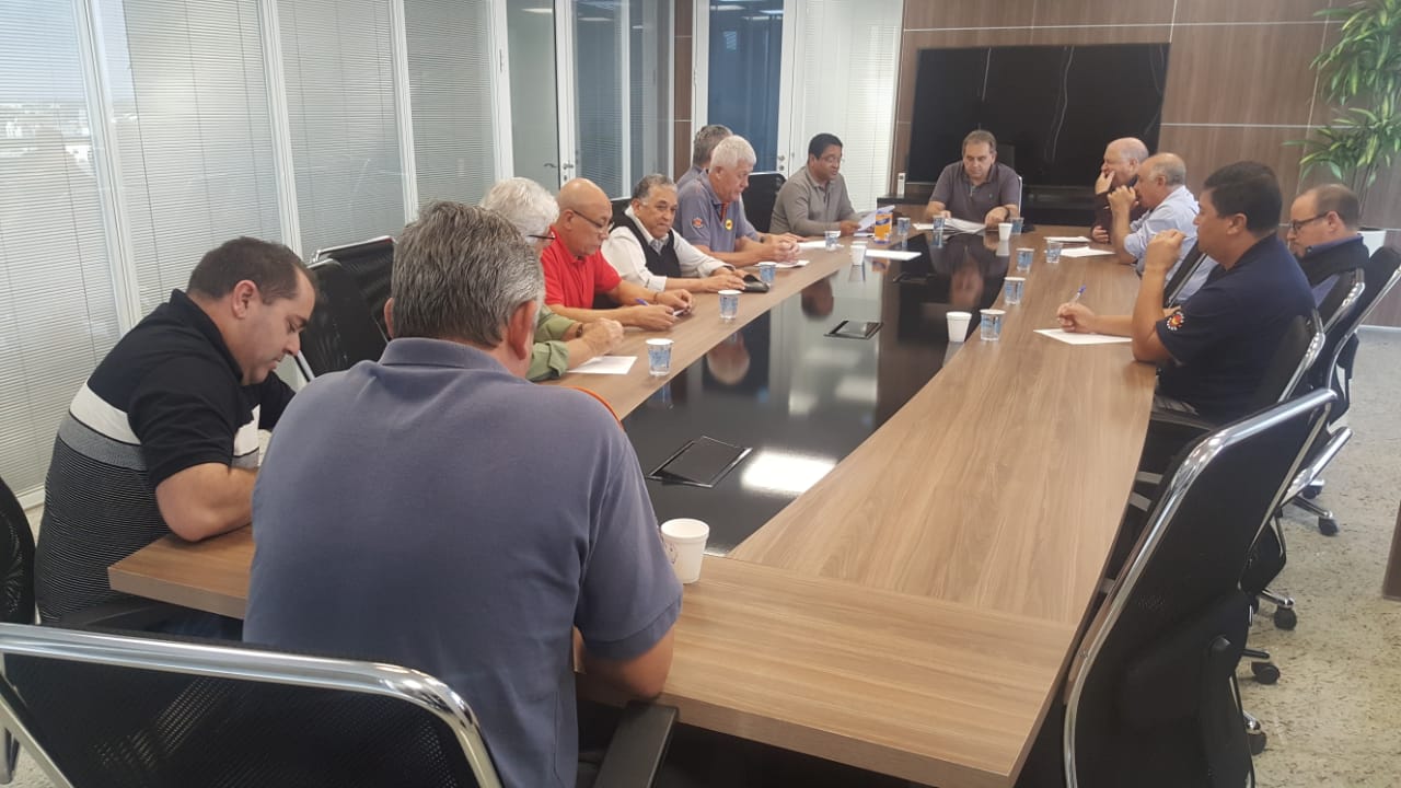 Metalúrgicos do Paraná fazem balanço dos desafios de cada região