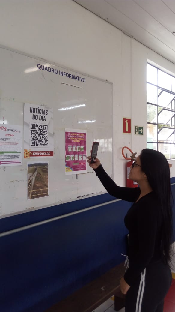 Adesivos do QR Code “Notícias do Dia” começam a chegar nas fábricas
