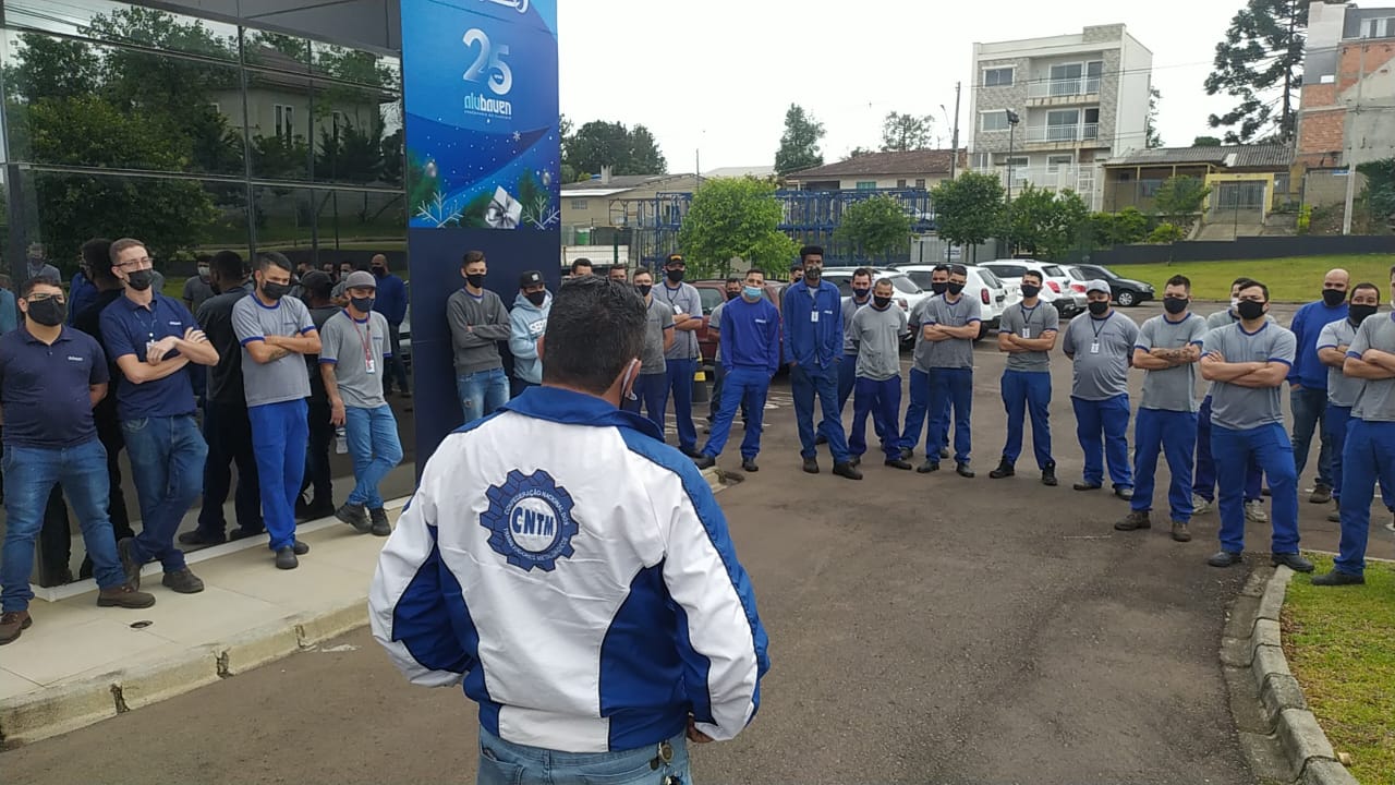 SOLIDARIEDADE! TRABALHADORES DA ALUBAUEN ADEREM A CAMPANHA 