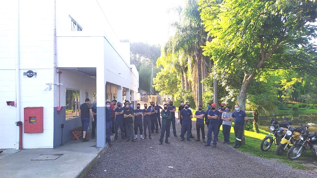 Expoente: Mobilizados, metalúrgicos aprovam reivindicações e dão o recado contra assédio moral