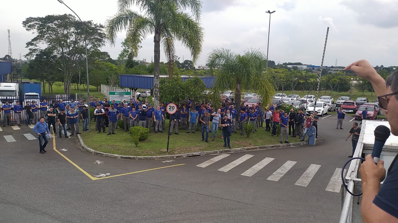 Hübner: SMC lidera assembleia para informar trabalhadores sobre andamento das negociações do ACT