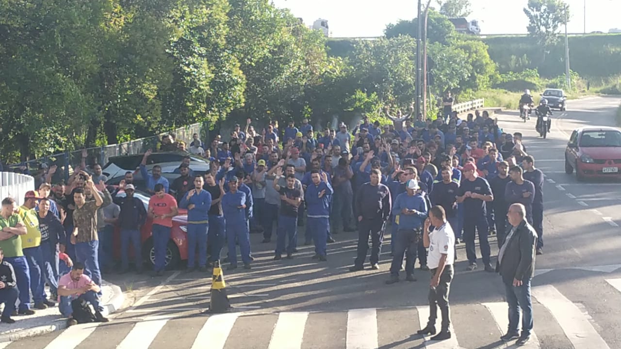 Brafer: Metalúrgicos aprovam encaminhamentos em porta de fábrica