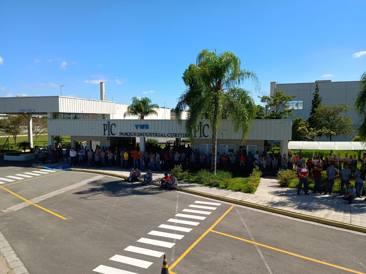 SMP: TRABALHADORES APROVAM ANTECIPAÇÃO DO FERIADO DE ANIVERSÁRIO DE SÃO JOSÉ DOS PINHAIS