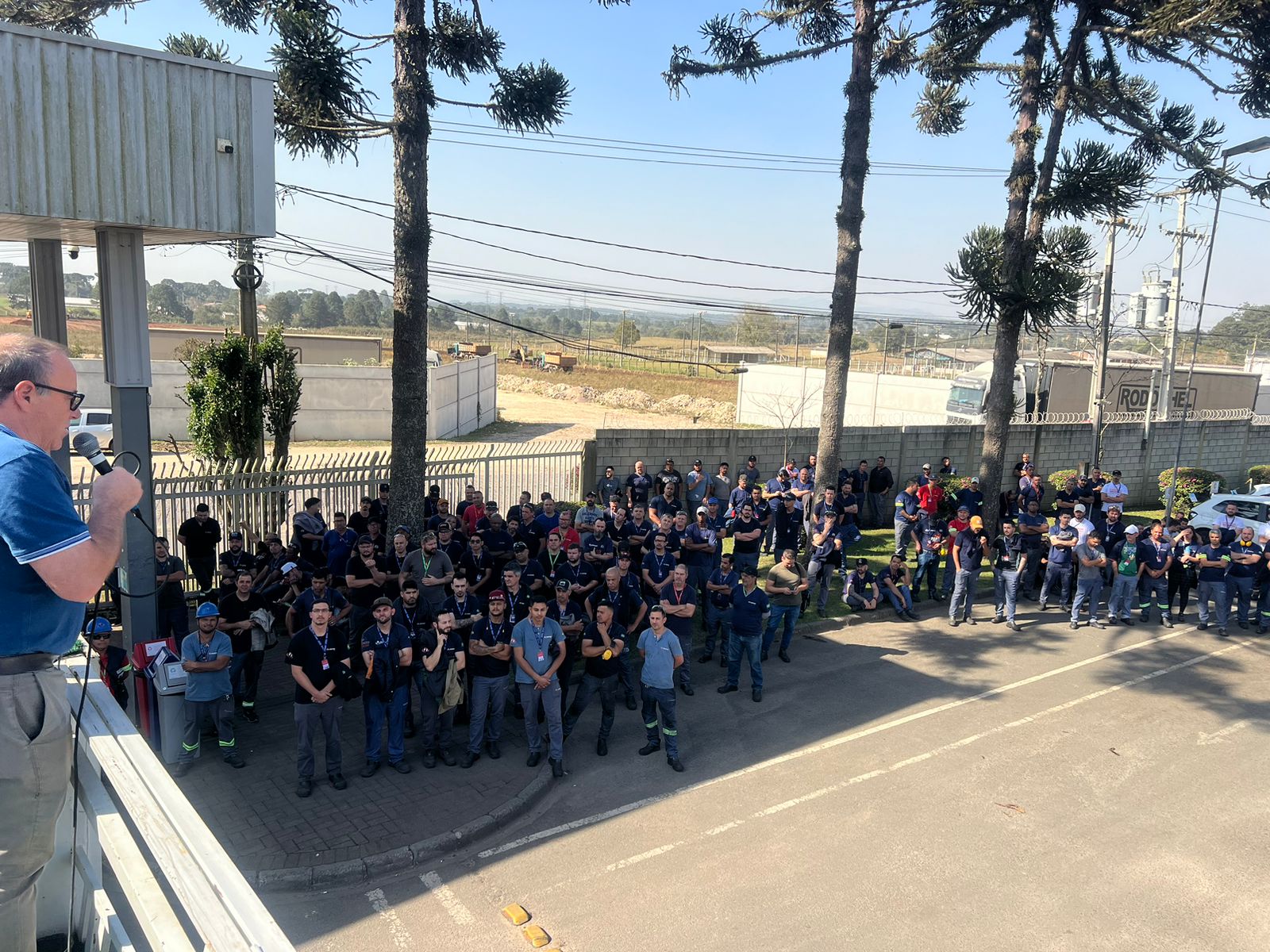 Metalúrgicos da Dipro do Brasil autorizam SMC negociar com empresa ajustes na jornada de trabalho