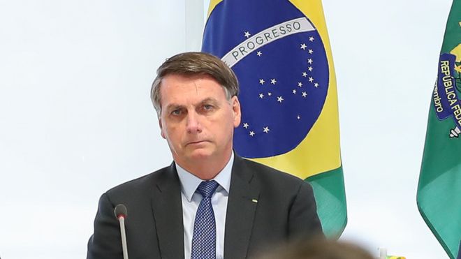 Após derrotas no Congresso, Bolsonaro tenta criar base e negocia cargos com centrão